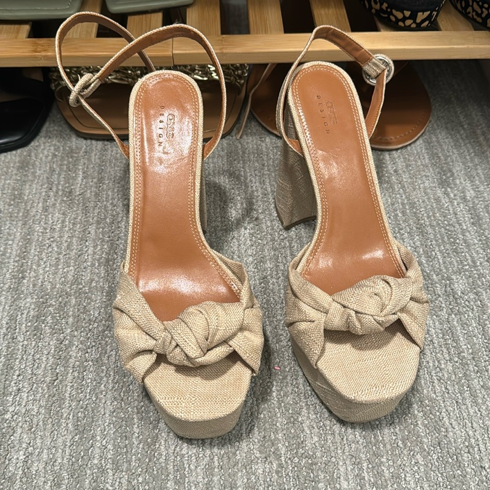 Tan linen Platform Heel